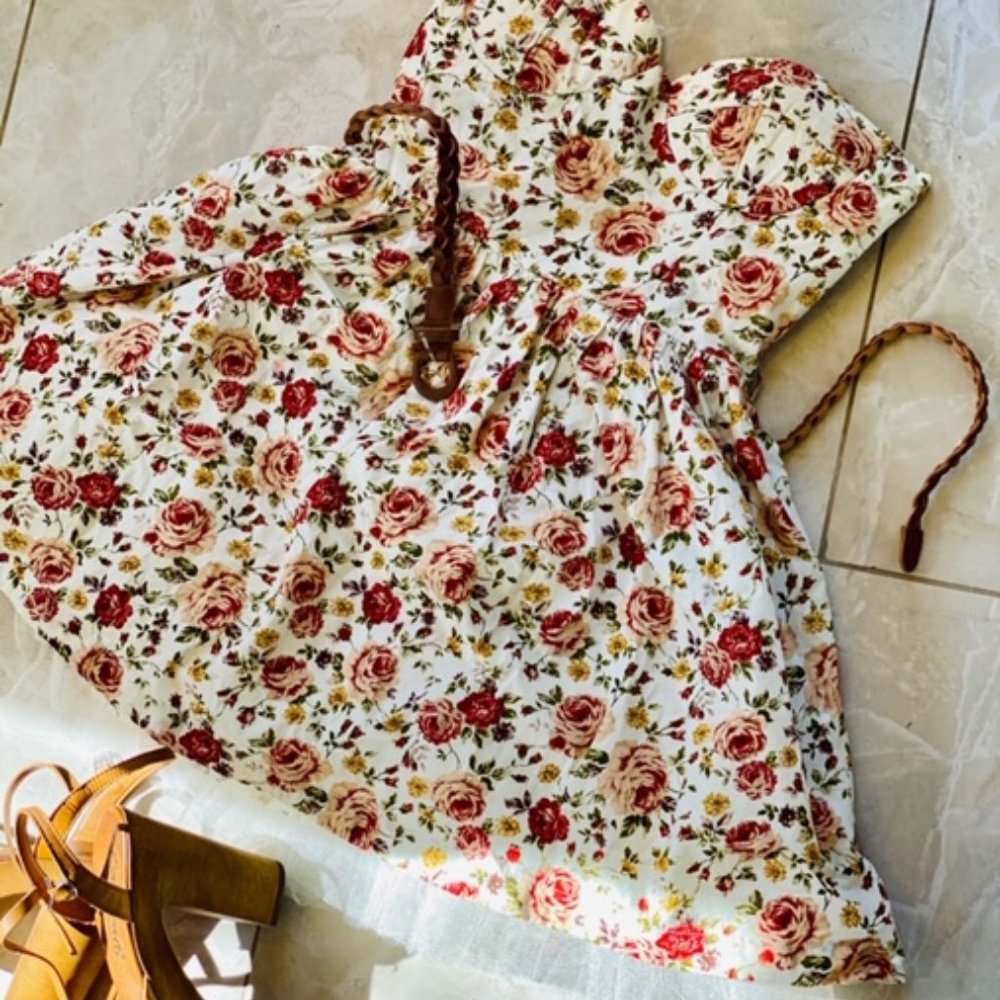 Adorable floral print ruffle dress and belt